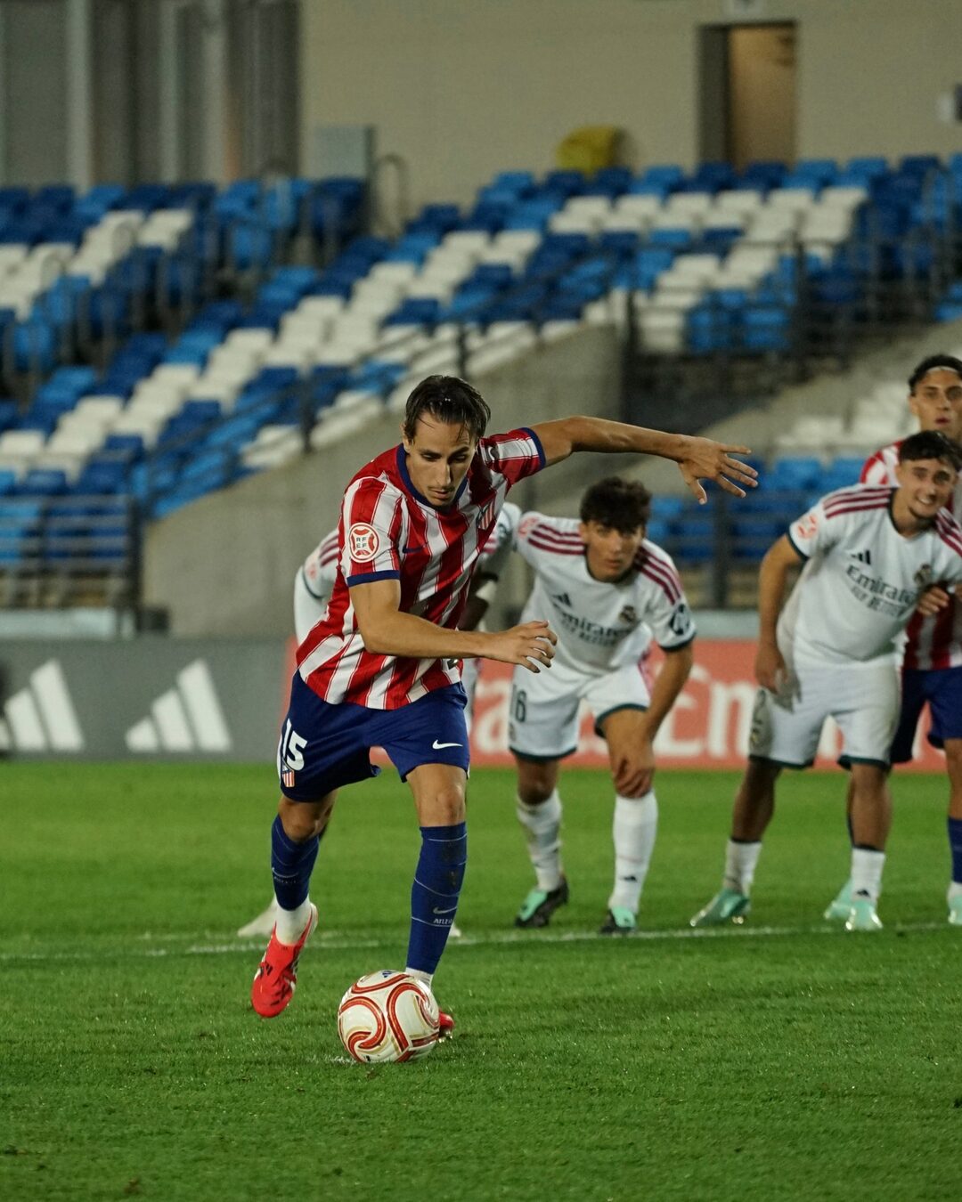 Real Madrid Castilla — Atlético Madrileño, fotografía 7 de 10